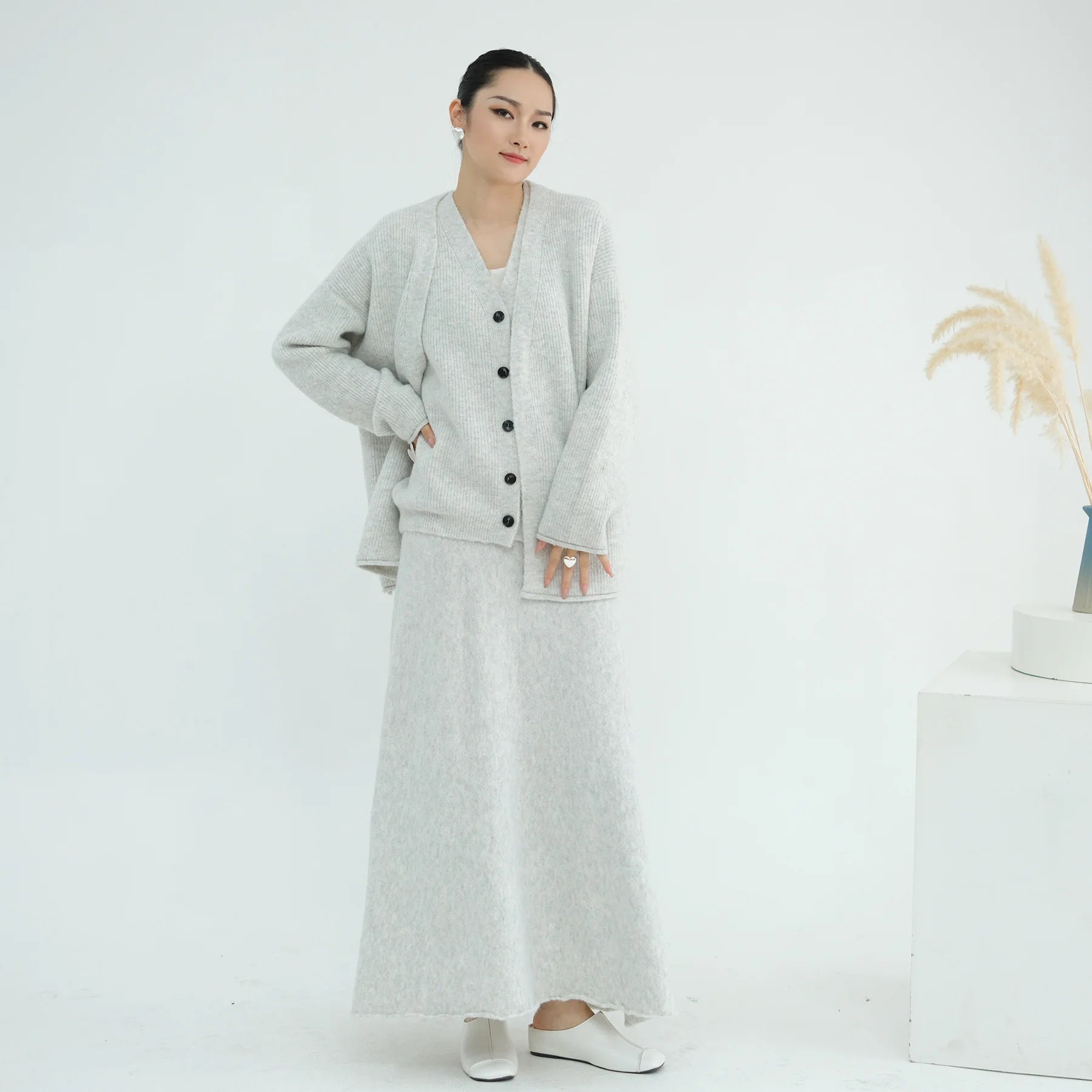 Winter Knitted Wool Cotton 3 Piece Abaya Set + Hijab Daily Thick Warm Modest Muslim Women Islamic Wholesale Suit Abaya.