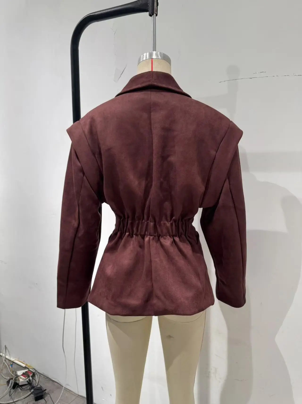 Phantasy Einreihige Schnalle Lässige Wildlederjacke Street Fashion Taille mit Knöpfen Mantel Lässiger Stil Vintage Kleidung 2025