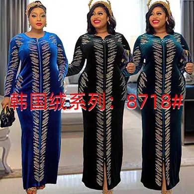 Long Sleeved Hooded Muslim Dress Velvet Diamond Clothing for Women Dubai Abayas Casual Korean Style Kaftan Evening Dress Abayas.