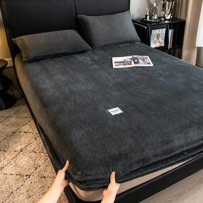Warm Plush Fitted Sheet Elastic Mattress Cover Fluffy Velvet Fleece Bed Linen Couple Thermal Double Bed Not Included Pillowcase.