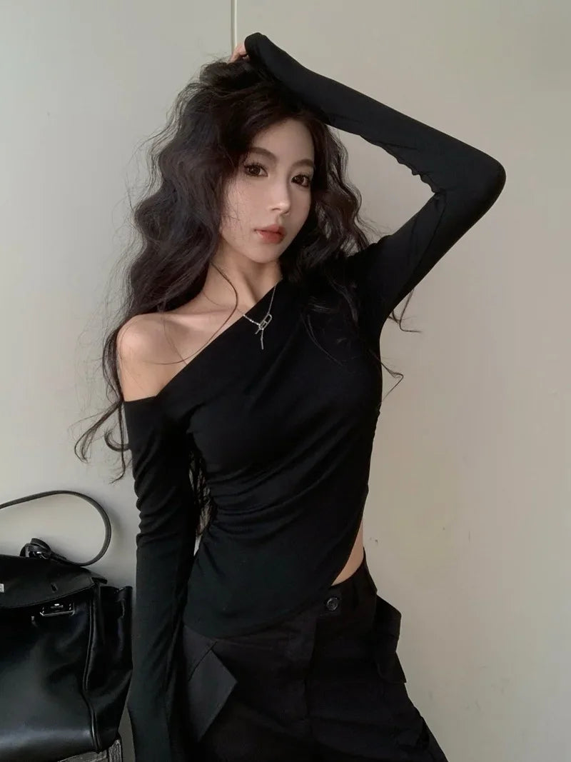 SexySpicy Girl Style Blackoff-the-Shoulder Long Sleeve T-shirt Slimming Smooths Your Silhouette Nefarious Crossbody Top For Wome.