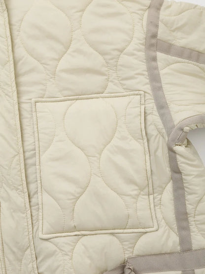 ZBZA Women's Quilted Loose Jacket Mantel Drawstring hoher Kragen Reißverschluss lange Ärmel Versteckter Knopf Doppeltaschen Clip Baumwolle Outerwear Herbst Winter Neue Weibliche Chic Mantel.