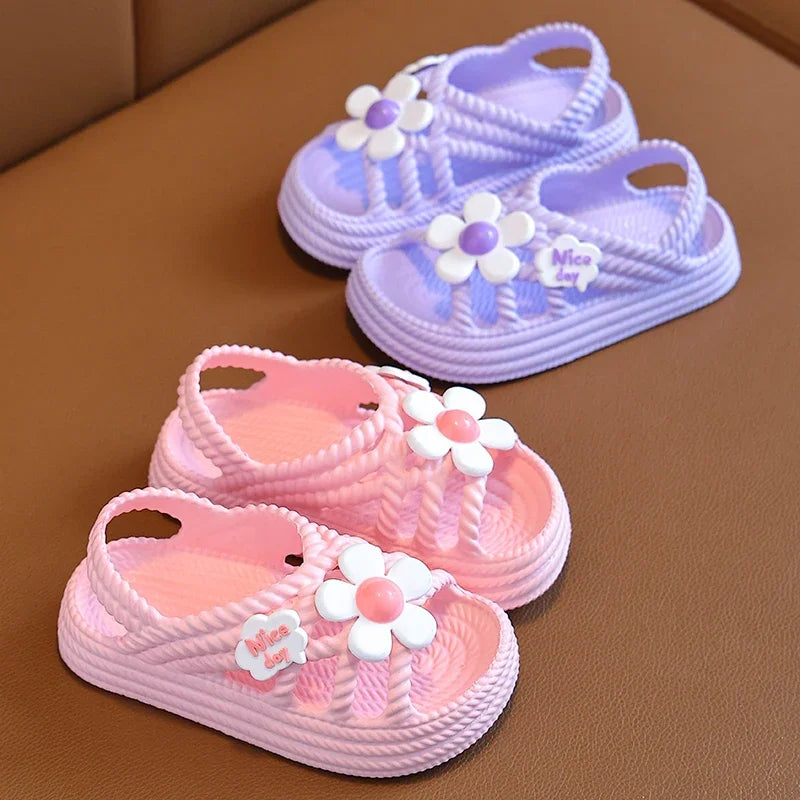 2025 New Children's Slippers Summer Girls and Boys Bathroom Home Anti slip Beach Shoes Soft Soled Baby Sandals.