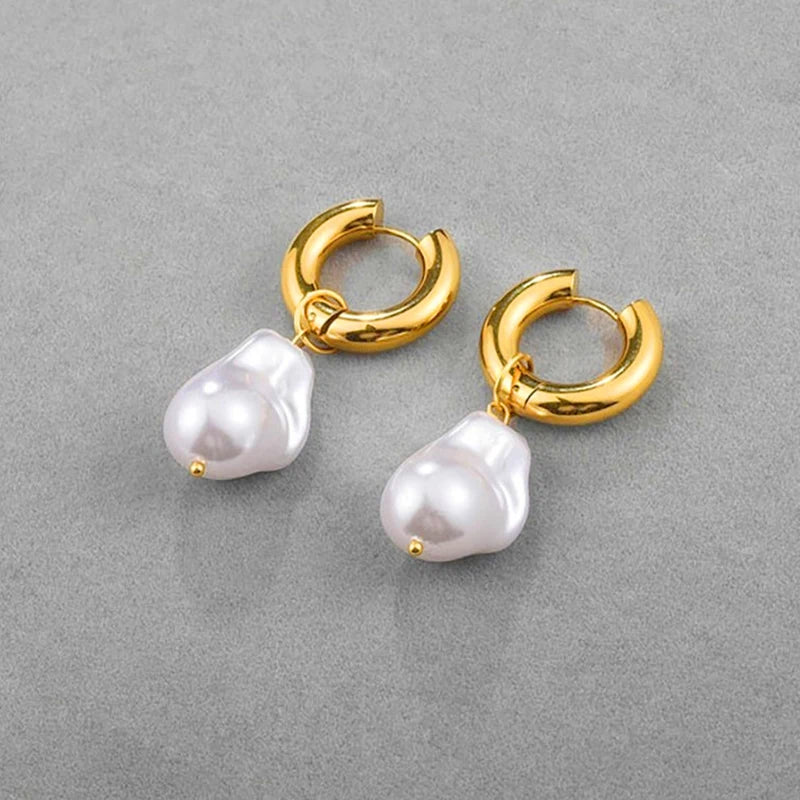 Europe and America Vintage Metal Round Ear Buckle for Women Baroque Pearl Dangle Earrings Luxury Elgent Jewelry Gifts.