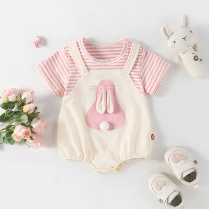 2024 Sommer Baby Mädchen Kleidung niedlichen Hasen falsch zweiteiligen Bodysuit Kleinkind Streifen Patchwork einteilige Kleidung