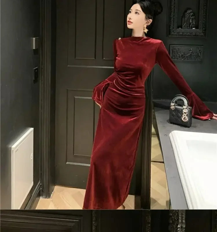 Internet Celebrity High-End-Samtkleid Leichtes, temperamentvolles, hoch tailliertes, schlankes, burgunderrotes Fischschwanzkleid.