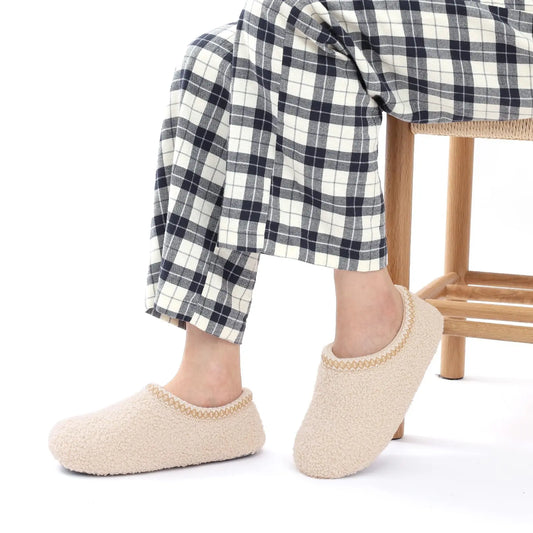 Comwarm Women's Fur Indoor Slippers Polar Fleece Flat Shoes Winter Fuzzy Slippers For Ladies Warm Cozy Shearling House Slippers.