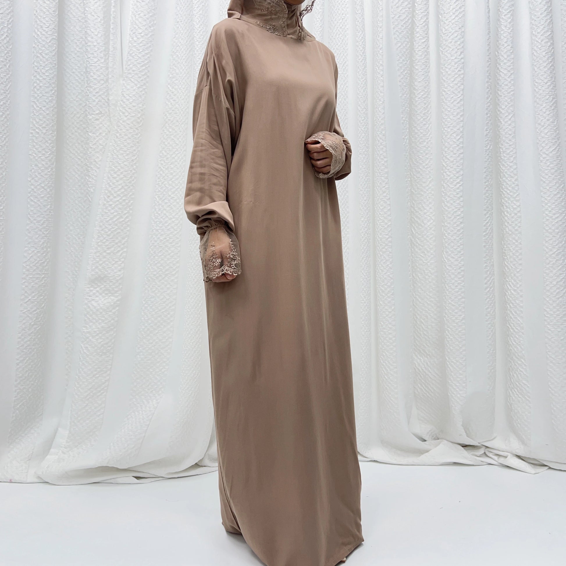 2025 Latest Lace Hoodie Soft And Comfortable jilbab One Piece Long Robe Prayer Abaya Jilbab Nikab Abaya Muslim Dress for Women.