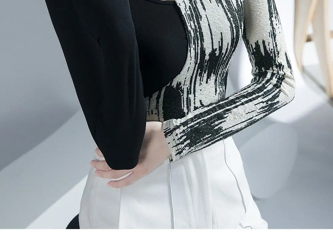 Women Design sense Printing Hollow Out Pullovers Elegant Slim Top Spring Autumn 2024 New Turtleneck Long Sleeve Fashion T-Shirts.