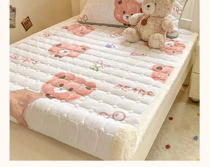 Cartoon Printed Warm Bed Mattress Super Soft Cozy Milk Velvet Single Bedding Protector Thick Tatami Mats for Autumn and Winter.