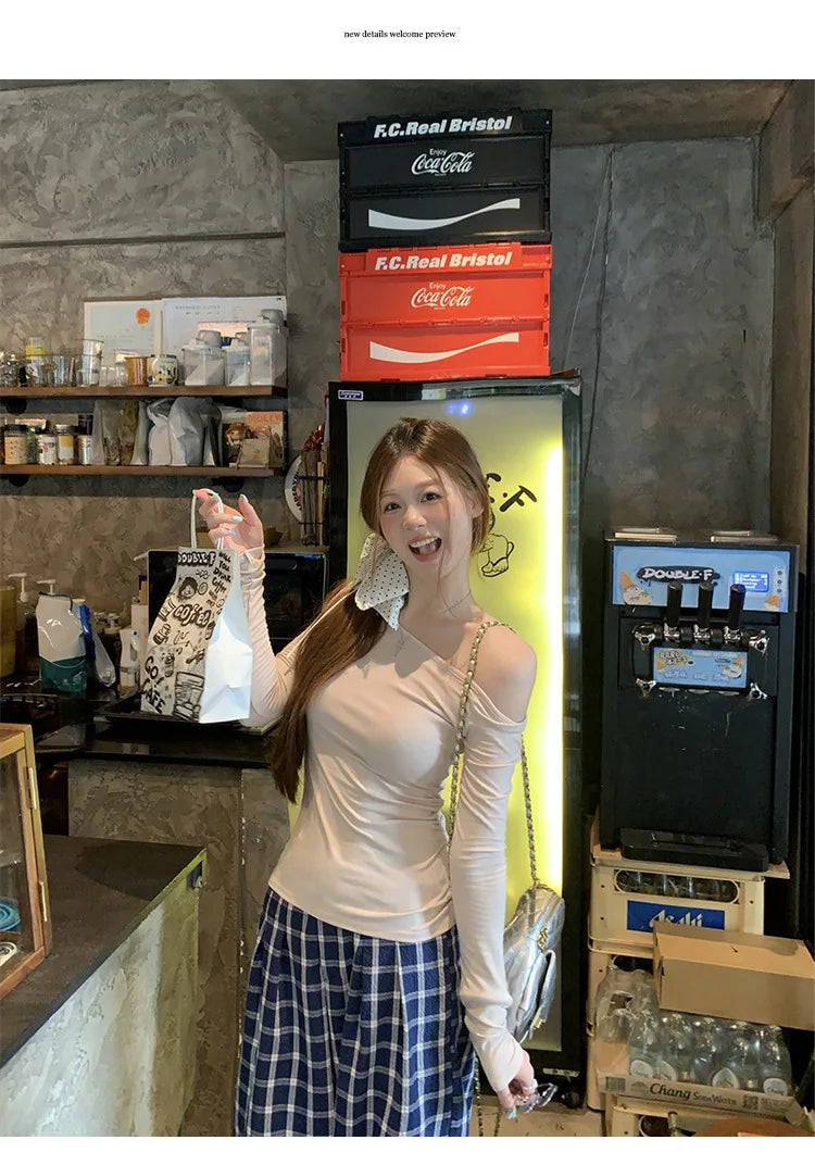 1pcs Spring Autumn Fashion Skew Collar Off-shoulder Long-sleeved T-shirts Women New Solid Slim Fit Sexy Tees Shirts Student Tops.