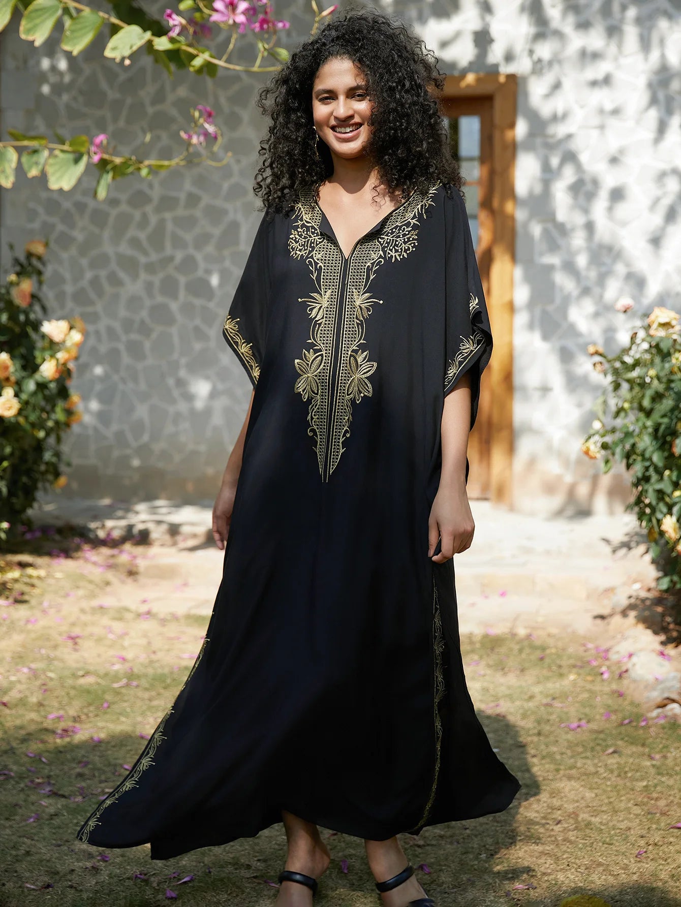 Badeanzug Vertuschungen Stickerei V-Ausschnitt Kurzarm Bad vertuschen für Frauen Kaftan Kleider.