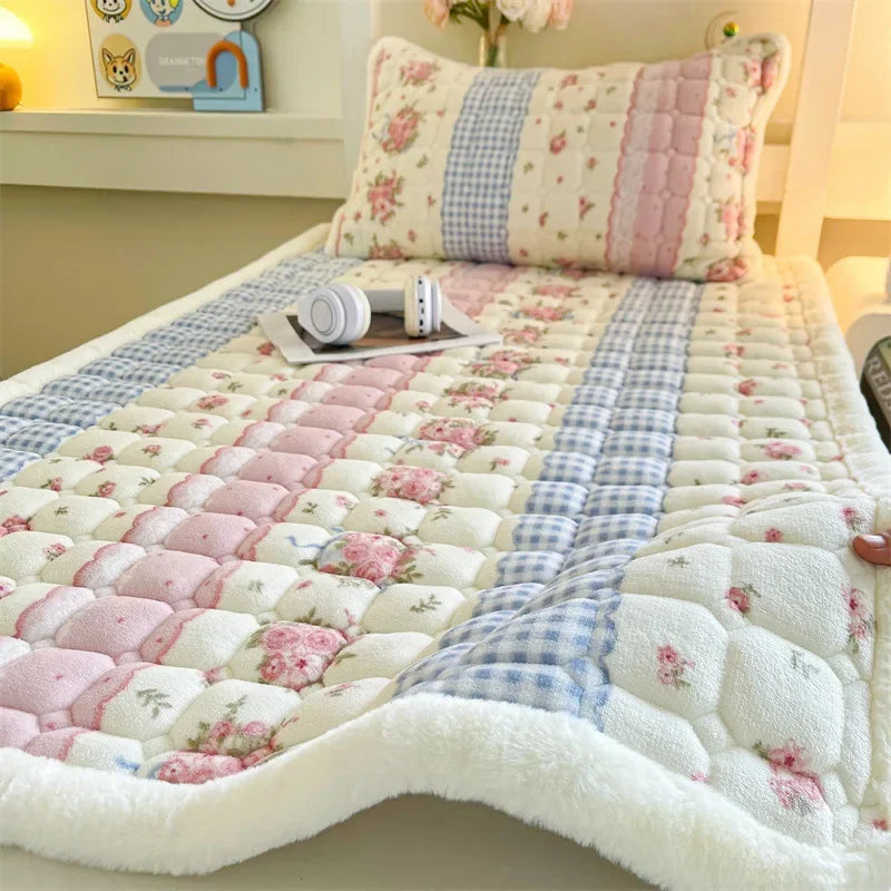 Winter Soft Thick Flannel Mattress Toppers Dormitory Single Double Bedspread Warm Bed Sheets Mattress Cover Fold Tatami Thin Mat