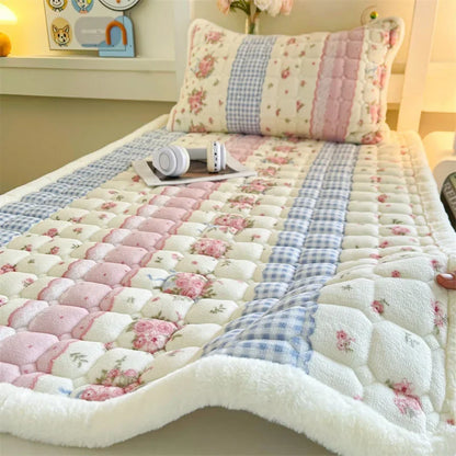 Winter Soft Thick Flannel Mattress Toppers Dormitory Single Double Bedspread Warm Bed Sheets Mattress Cover Fold Tatami Thin Mat