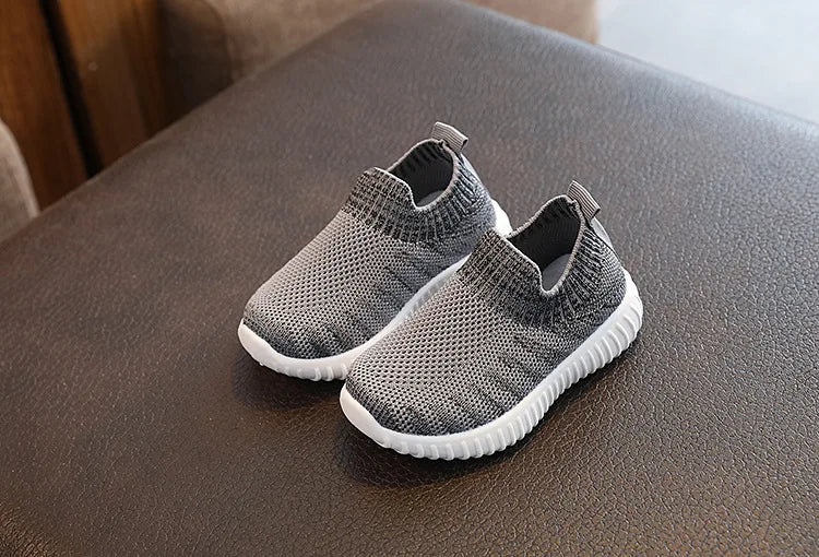 Kids Knitted Casual Shoes Sneakers for Boys Girls Slip-on Antislip Breathable Running Sports Shoes 2-8 Years Children Zapatos.