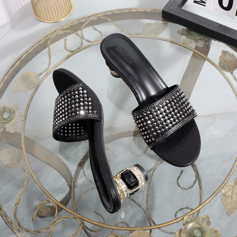 Golden heeles sandals new rhinestones in the summer 2025  thick heels lady slippers wearing banquet luxury elegant slippers.