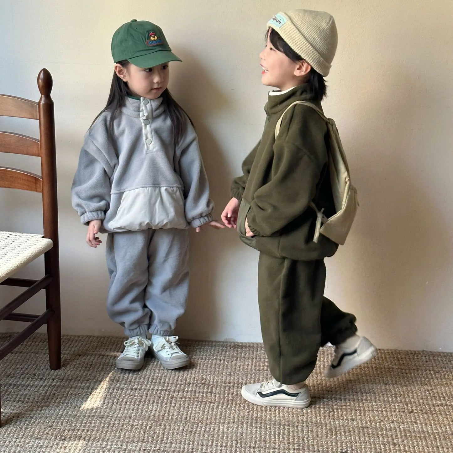 2025 Winter New Children Polar Fleece Sweatshirt Set Boys Girls Plus Velvet Thick Warm 2pcs Suit Kids Casual Sports Outfits.