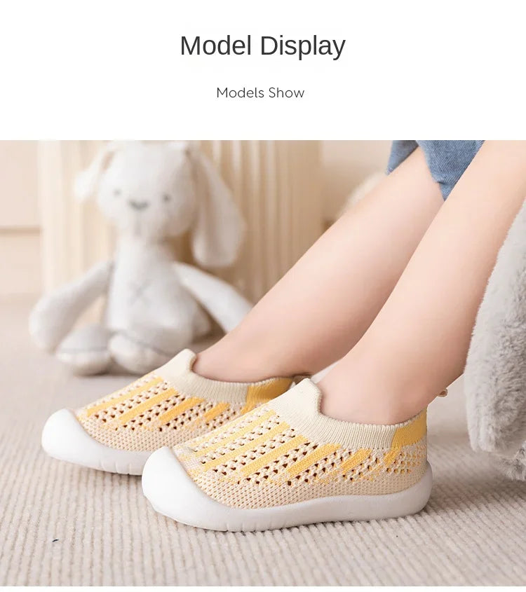 Baby Walking Shoes Summer 2025 New Soft Sole Breathable Mesh Stay-On Anti-Slip Sock Shoes for Infant Boys Girls.
