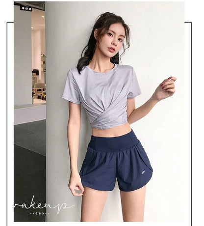 Women Yoga Pocket Shorts Fake Two Piece Anti Peek Shorts High Elastic Loose Fashion Casual Gym Trainning Three Point Pants.