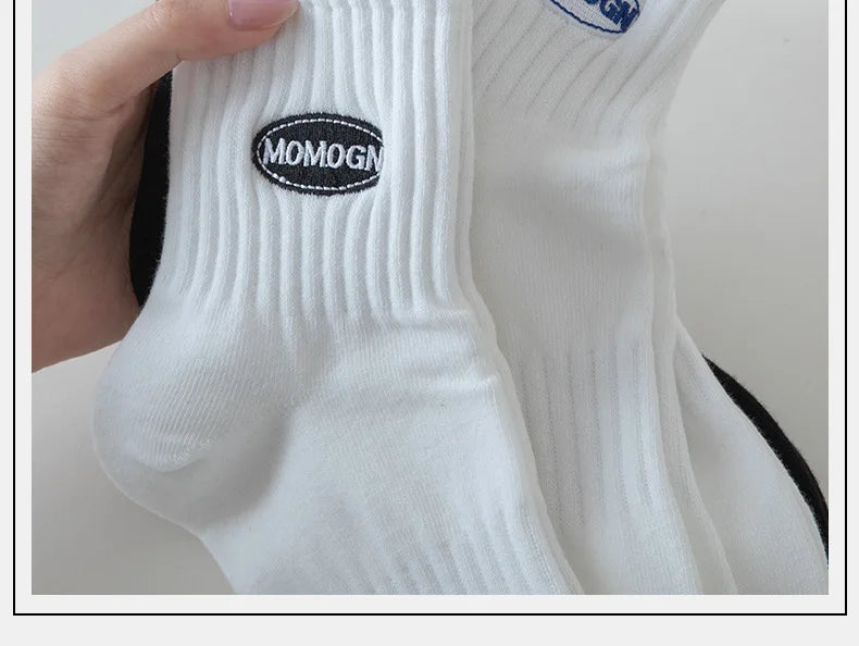 4 Pairs of Men's and Women's Cotton Socks, Four Seasons Anti-odor Running, Sports Sweat-absorbing Embroidery Cotton Socks.