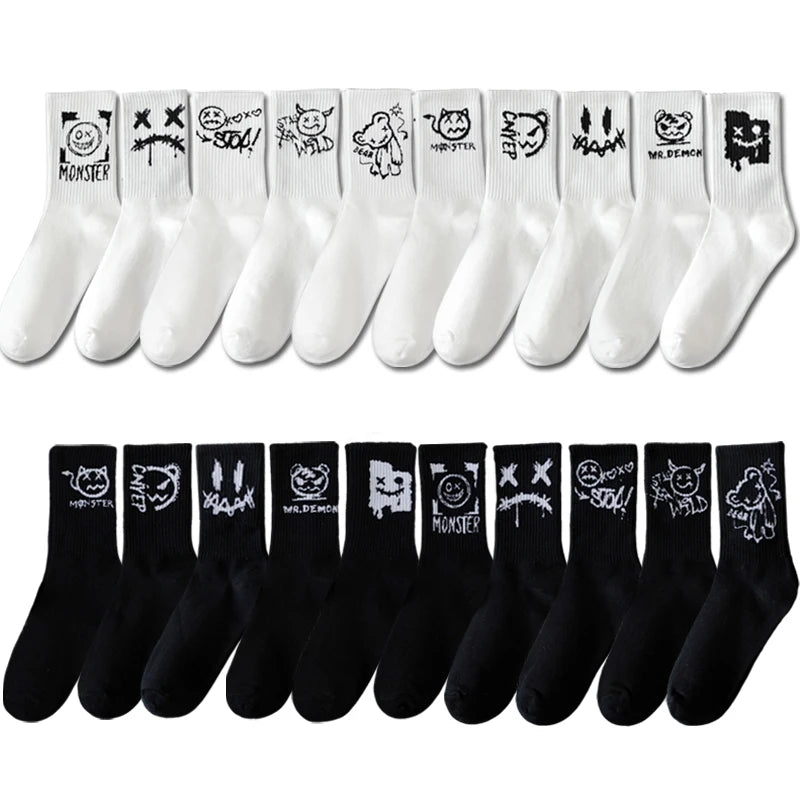 10 pairs of men's sports socks, casual, breathable, and versatile. Ghost face graffiti personalized socks.