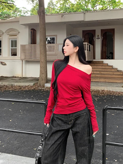 Slim Fit Long Sleeve T-Shirt Shoulder Bared One Shoulder Style Casual Streetwear for Young Women Fashionable And Stylish