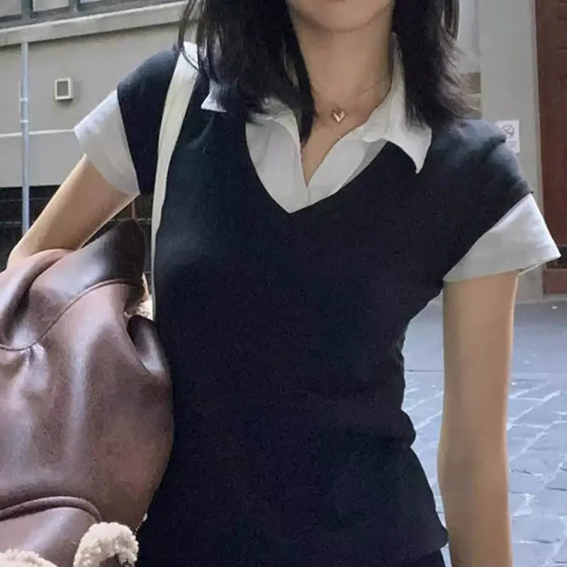 The New Korean Version of The College POLO Splicing Two Short Short-sleeved T-shirt Slim Slim Jacket with Sweet Spicy.