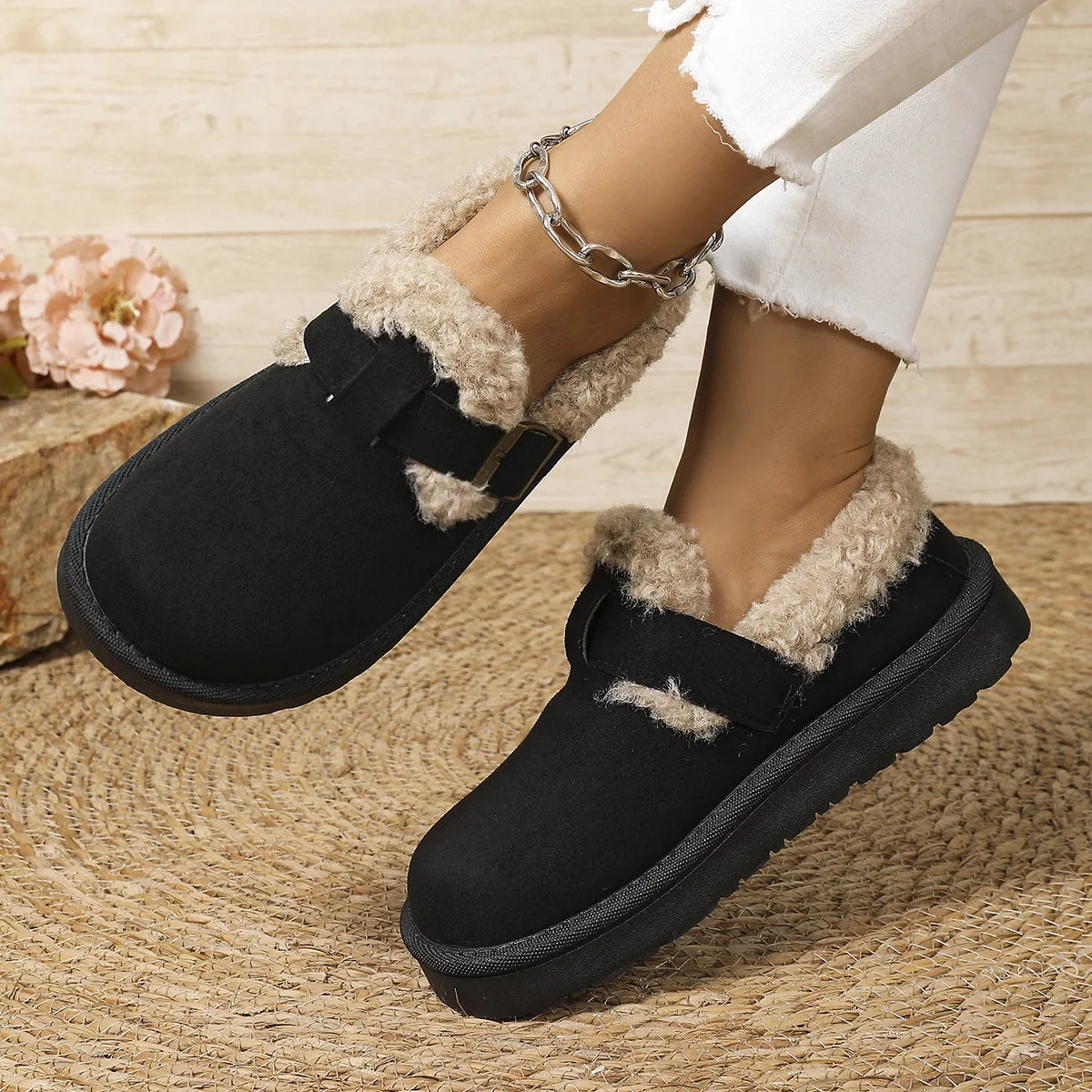 New 2025 Winter Women's Boots Plush Fashion Retro Bean Shoes Cotton Women's Flat Sole Slippers Platform Women Boots.