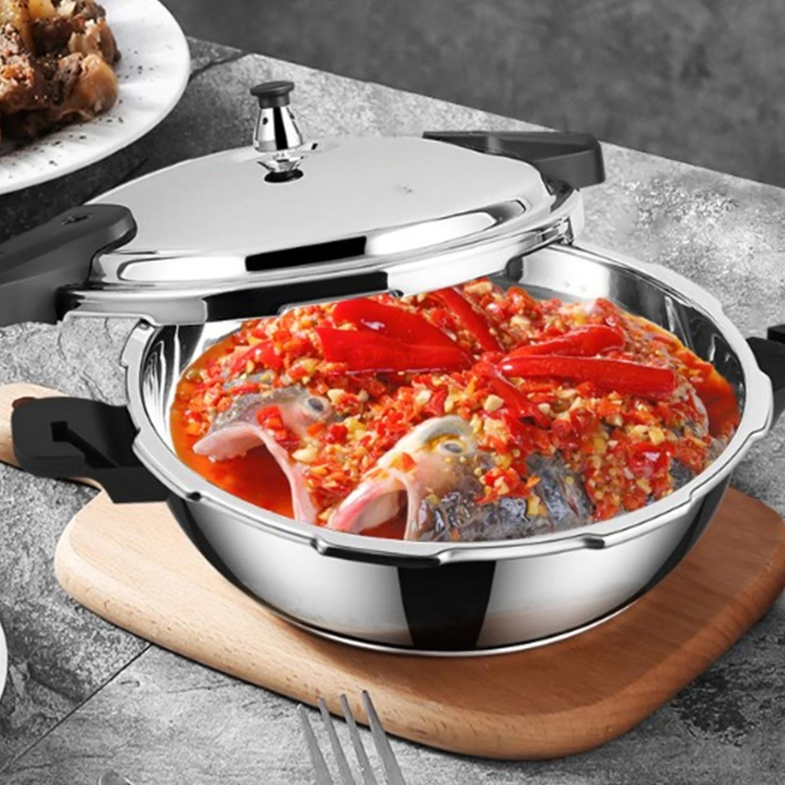 1.8L Stainless Steel Pressure Cooker Explosion Proof Stew Pot For Gas Stove Induction Cooker.