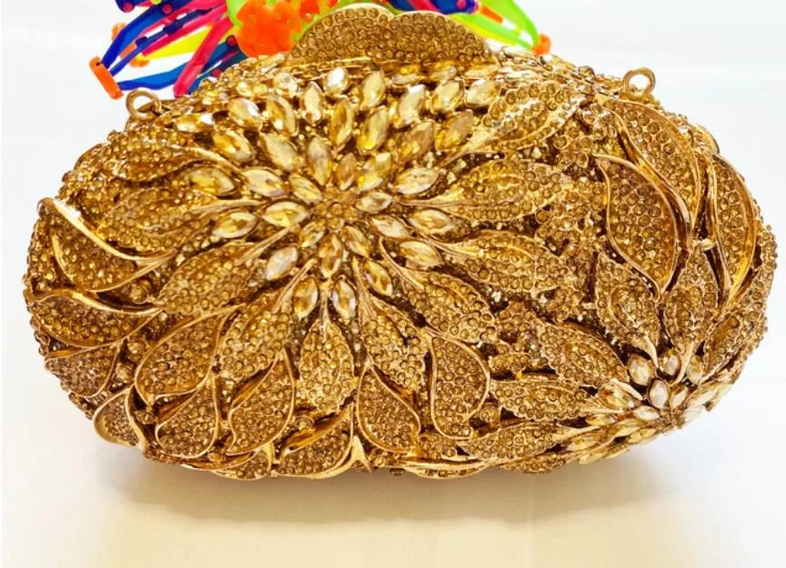 Gold Metal Leaves White Crystals Evening Clutch Bags Luxury Women Wedding Party Purse Ball Handbags Rhinestone Mini heart bag.