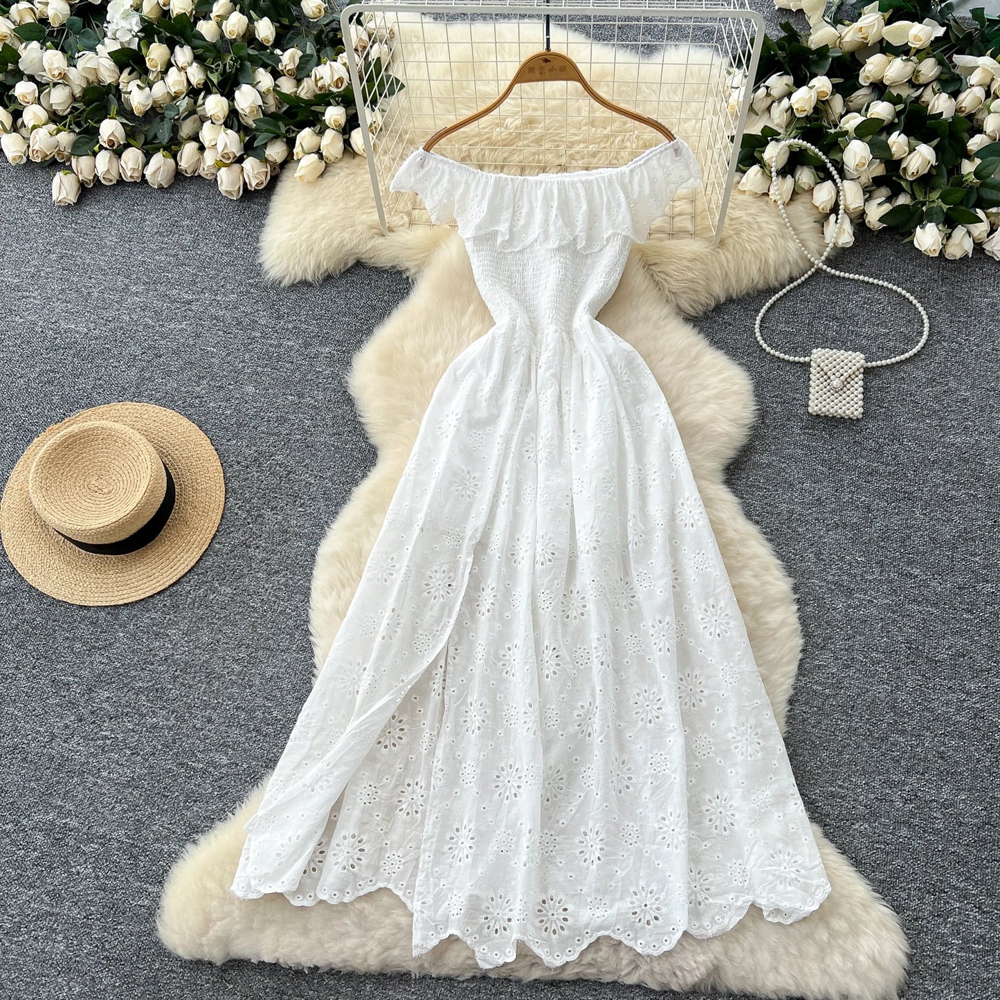 SINGREINY Schickes, ausgehöhltes Kleid mit Stickerei, Rüschen, Spleiß, schulterfrei, elastisch, gerüscht, schlank, 2025, solides, sanftes, langes Urlaubskleid.