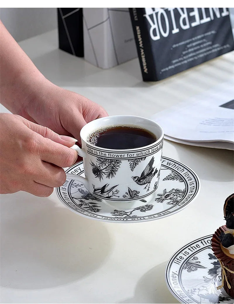 Vintage Elegant Ceramic Mug Floral bird pattern Coffee Cup and Saucer Afternoon Tea Cup Dessert Tray Exquisite Gift Water Cup.