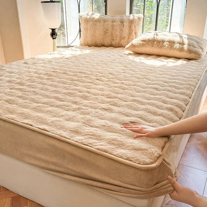 Velvet Mattress Cover Pad Fluffy Plush Fitted Bed Sheet Fleece Bed Cover for Double Bed Winter Warm Bed Dust Mite Queen Size.