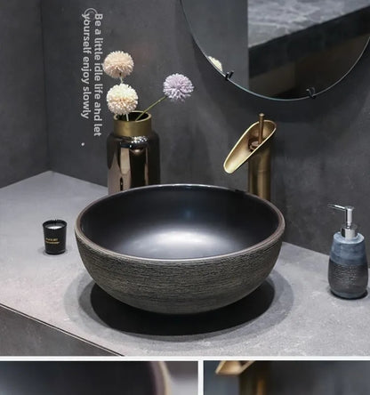 Jingdezhen Keramikgefäßwaschbecken – handgefertigtes rustikales Schwarz- und Sandkunstwaschbecken mit Spritzschutz-Design für den Badezimmer-Waschtisch individuell anpassbar