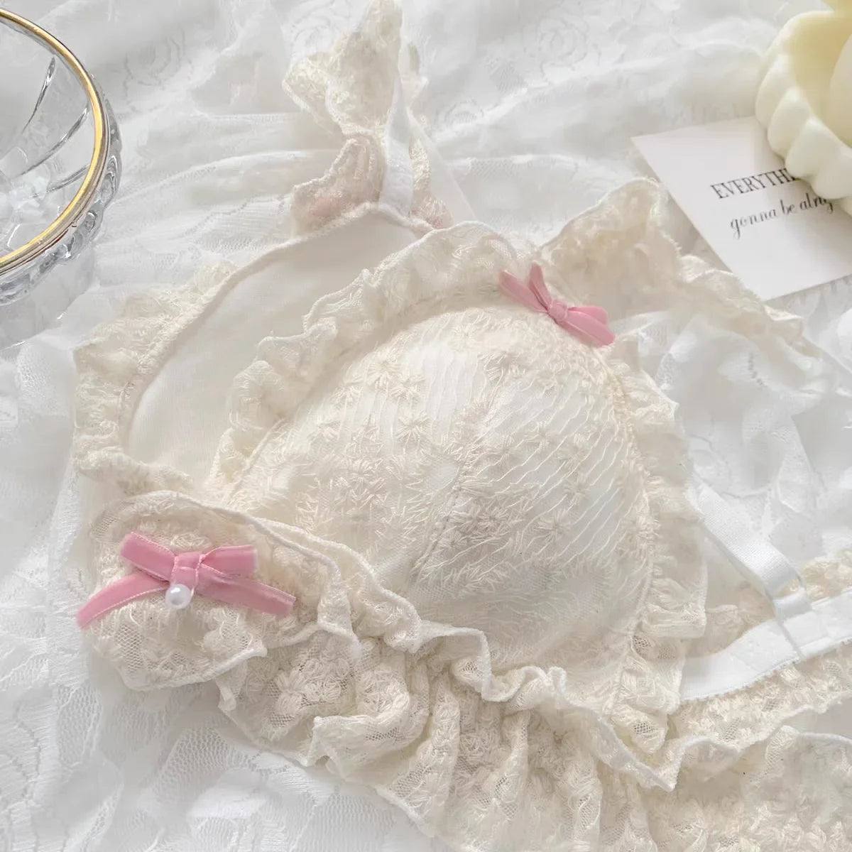 Japanese girl underwear female sweet cute pure desire without underwire bow lace edge thin bra set.