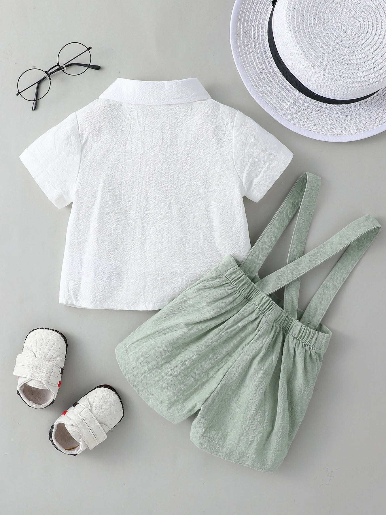 2-teiliges Gentleman-Outfit für Babys, einfarbig, kurzärmeliges Hemd mit Fliege und Overall, Shorts-Set für formelle Kleidungssets.