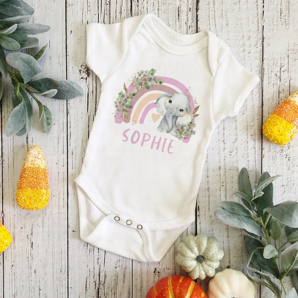 Personal isierte Baby Bodysuit Regenbogen Tier mit Namen Säugling Overalls Neugeborenen Wild One Outfits Stram pler Baby Geburtstag Dusche Geschenke.