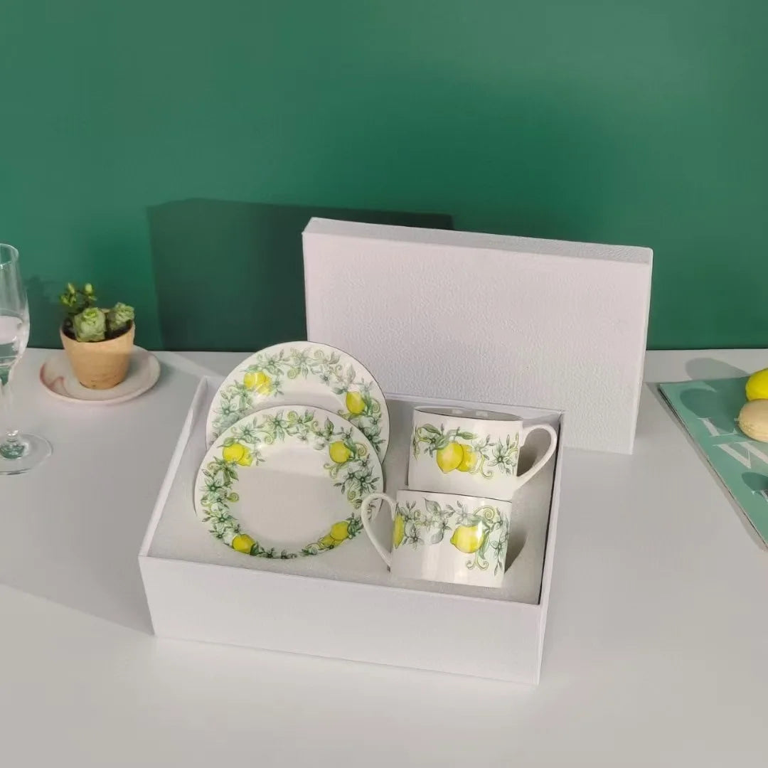 Red, Blue, Gray Tiger Series  Animal Images Bone Porcelain Coffee Cup Plate European Afternoon Tea Cup and Saucer Set Gift Box