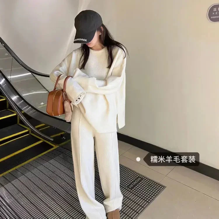Koreanische Version des weichen, wachsartigen, faulen Wind-Stricksets 2024, sanfter Rundhalspullover, Pullover, weites Bein, Hose, zweiteiliges Set für Damen