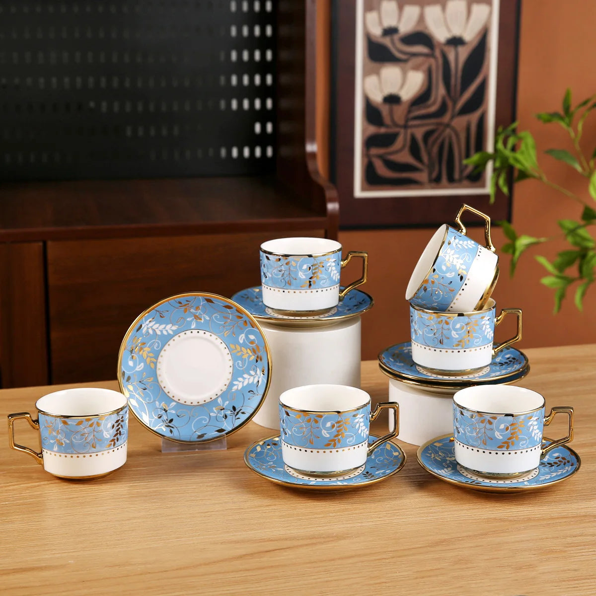 French light luxury retro ceramic coffee cup and saucer set, household tableware, six cups and six saucers, gifts.