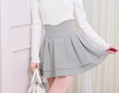 Japanese Lolita Black Skirts Women 2025 Spring Autumn New Radian Waistline Slim Short Pleated Skirt Female Mini Skirt Culottes