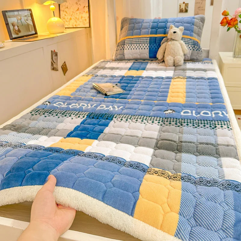 Cartoon Printed Warm Bed Mattress Super Soft Cozy Milk Velvet Single Bedding Protector Thick Tatami Mats for Autumn and Winter