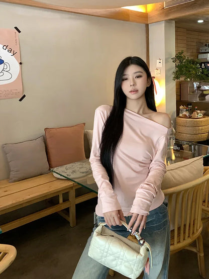 Slim Fit Long Sleeve T-Shirt Shoulder Bared One Shoulder Style Casual Streetwear for Young Women Fashionable And Stylish