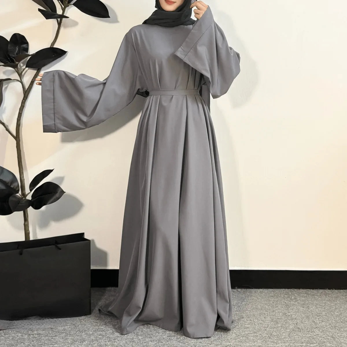 Muslim abaya