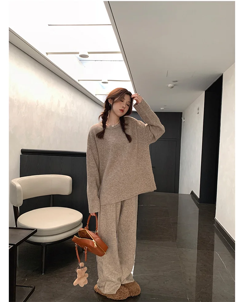 Koreanische Version des weichen, wachsartigen, faulen Wind-Stricksets 2024, sanfter Rundhalspullover, Pullover, weites Bein, Hose, zweiteiliges Set für Damen
