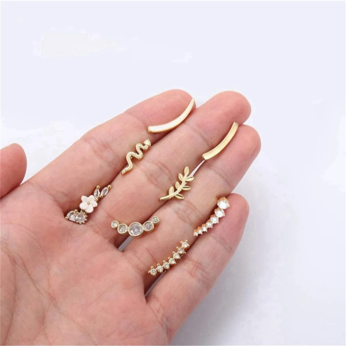 1/4/6/8Pcs 16G Stainless Steel Screw Back Stud Earrings for Women,Cubic Zerconia Cartilage Conch Helix Ear Piercing Jewelry.