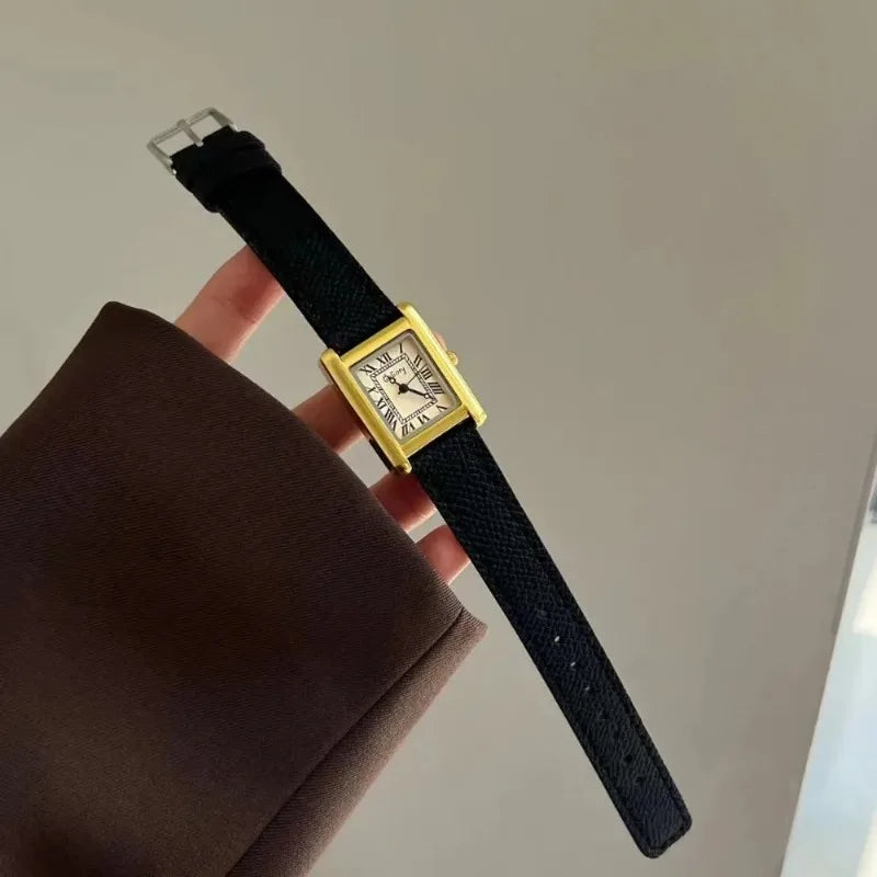 Hot Sale Brand Women Watch Fashion Angola Red Leather Strap Quartz Watch for Women Ladies Girl Dress Luxury Wristwatch Gift.