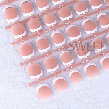 160pcs White Pink French Fake Press on Fake Nails Tips Short Square Full Cover Artificial Acrylic Fake Toenails For Nail Salons.