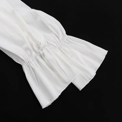 Glänzendes gekräuseltes weißes Mini kleid mit V-Ausschnitt, weibliches Patchwork, langärmliges, elegantes Verband-Mode kleid, hoch tailliertes Schnür kleid für Frauen