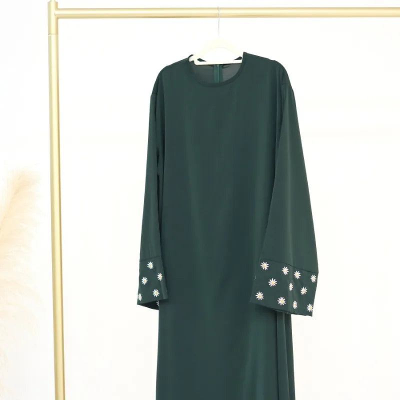 2024 Daisy Embroidery Muslim Modest Dress for Women Eid Saudi Arabia Dubai Abaya Luxury Islam Turkey Holiday Party Jalabiya Robe.